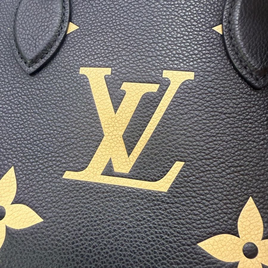 Louis Vuitton Onthego Handbag-3