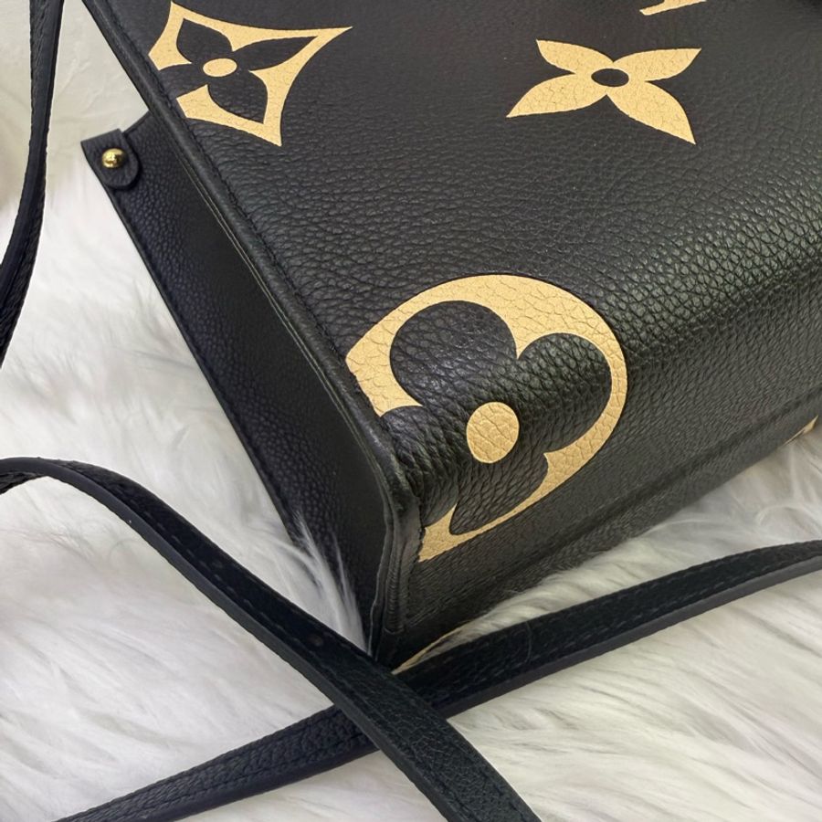 Louis Vuitton Onthego Handbag-4