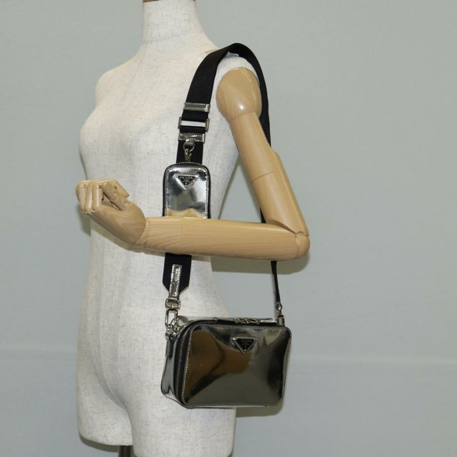 【日本直送】PRADA 銀色皮革肩背包 2VH070 正品 142285M-30