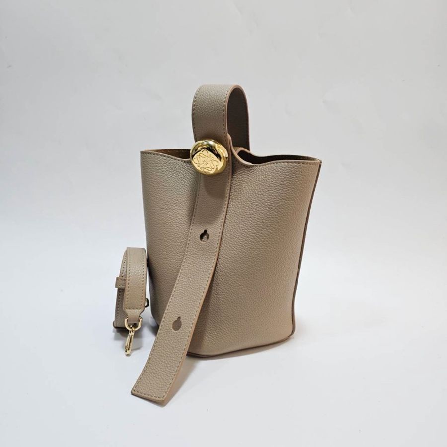 Loewe 沙色粒面牛皮Mini Pebble金釦手提肩斜背包-0