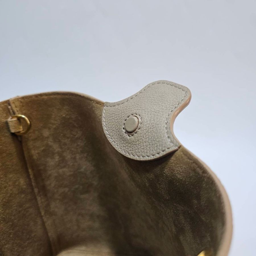 Loewe 沙色粒面牛皮Mini Pebble金釦手提肩斜背包-6