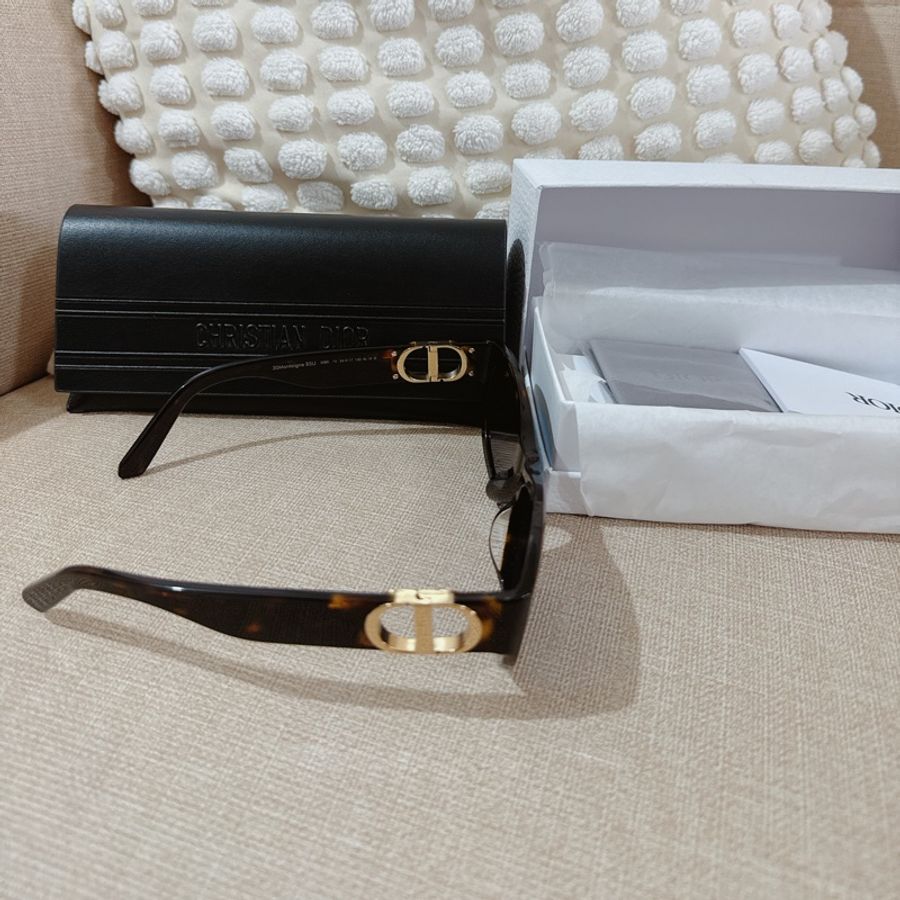 Dior玳瑁色蒙田墨鏡-2