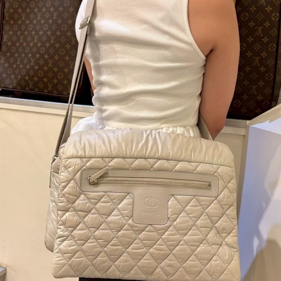 Chanel cocoon 淺灰尼龍菱格下蓋書包-2