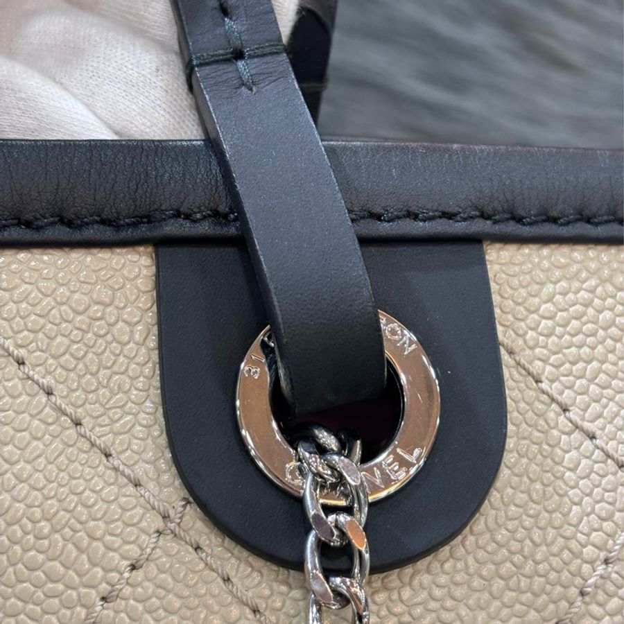 CHANEL TOTE 黑邊奶茶色荔枝皮 縫線菱格 購物包托特包子母包化妝包 BOOKTOTE-18