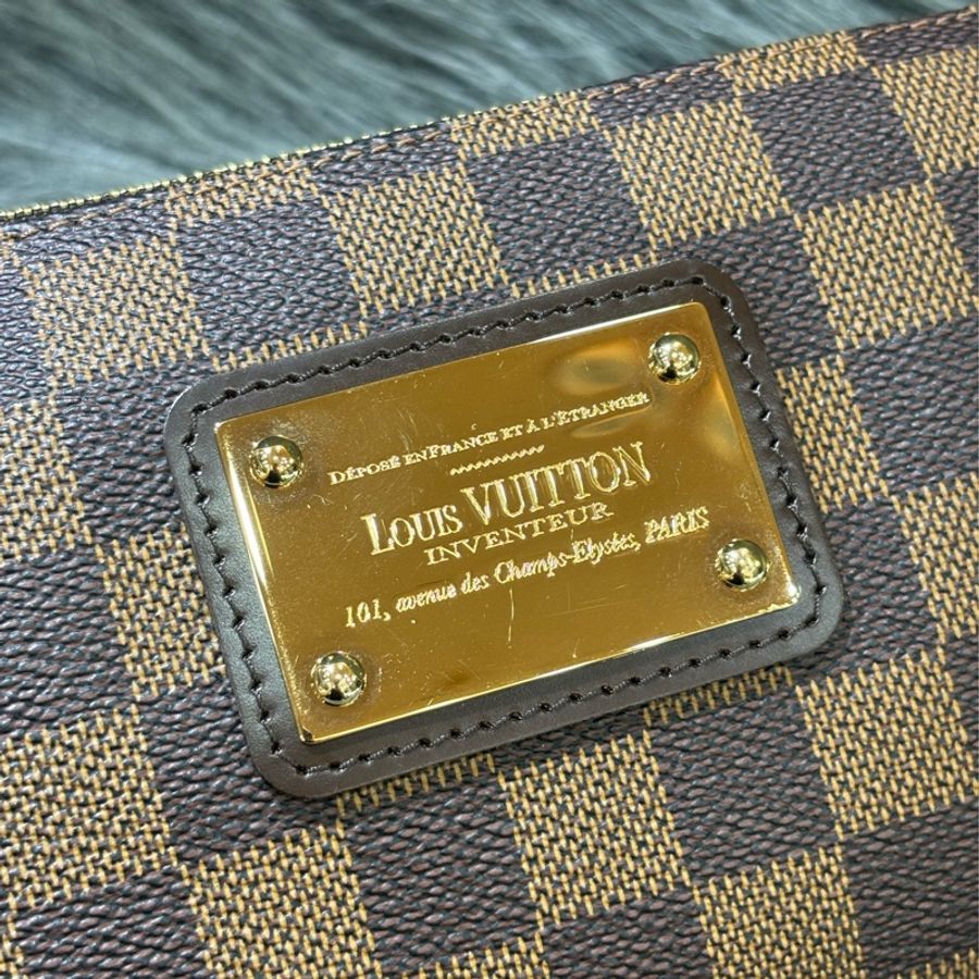 LV N55213 EVA 咖啡棋盤格紋 金牌 金鍊 肩背包 斜背包 晚宴包 腋下包 麻將包 手提包-10