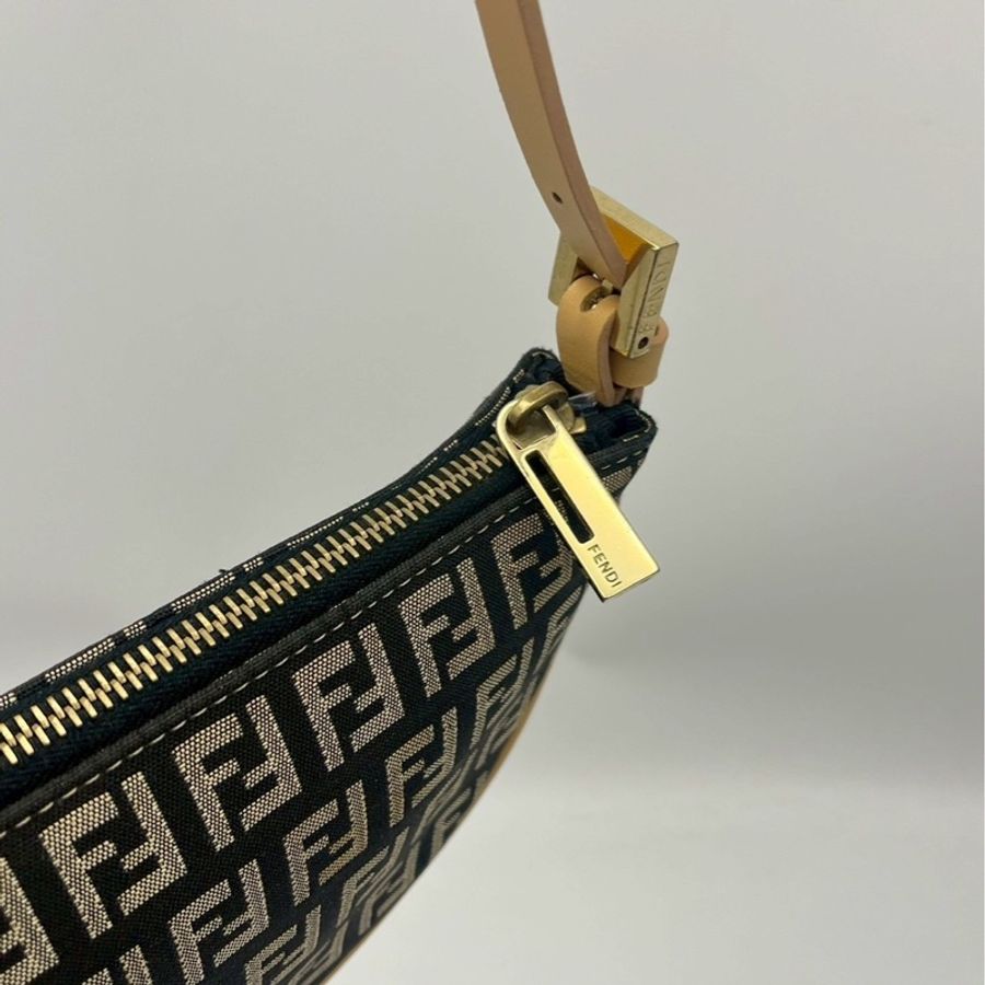 🏷️ Fendi 帆船包-6