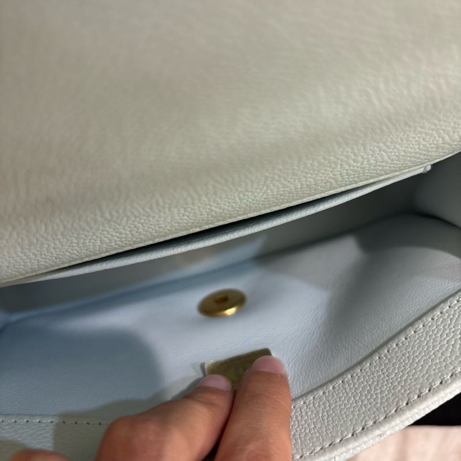 Chanel 寶寶淡色灰藍迷你口蓋包 愛心淡金扣-10