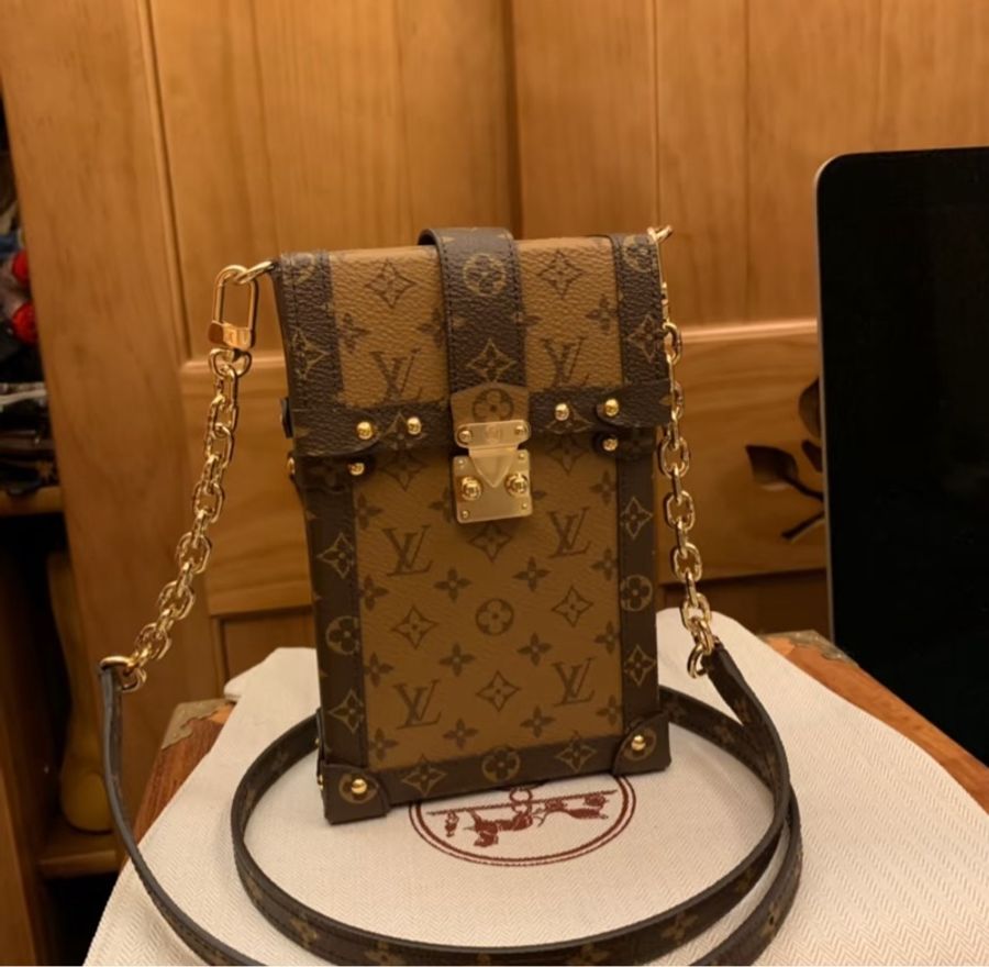 「JL精品代購」97新 LV Trunk手機包-0