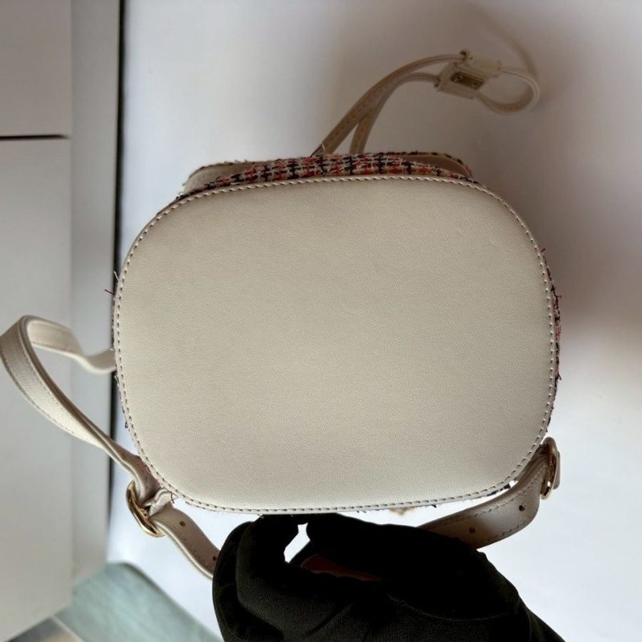 Chanel 淡金鍊白皮革邊粉色毛呢布小號後背包-8