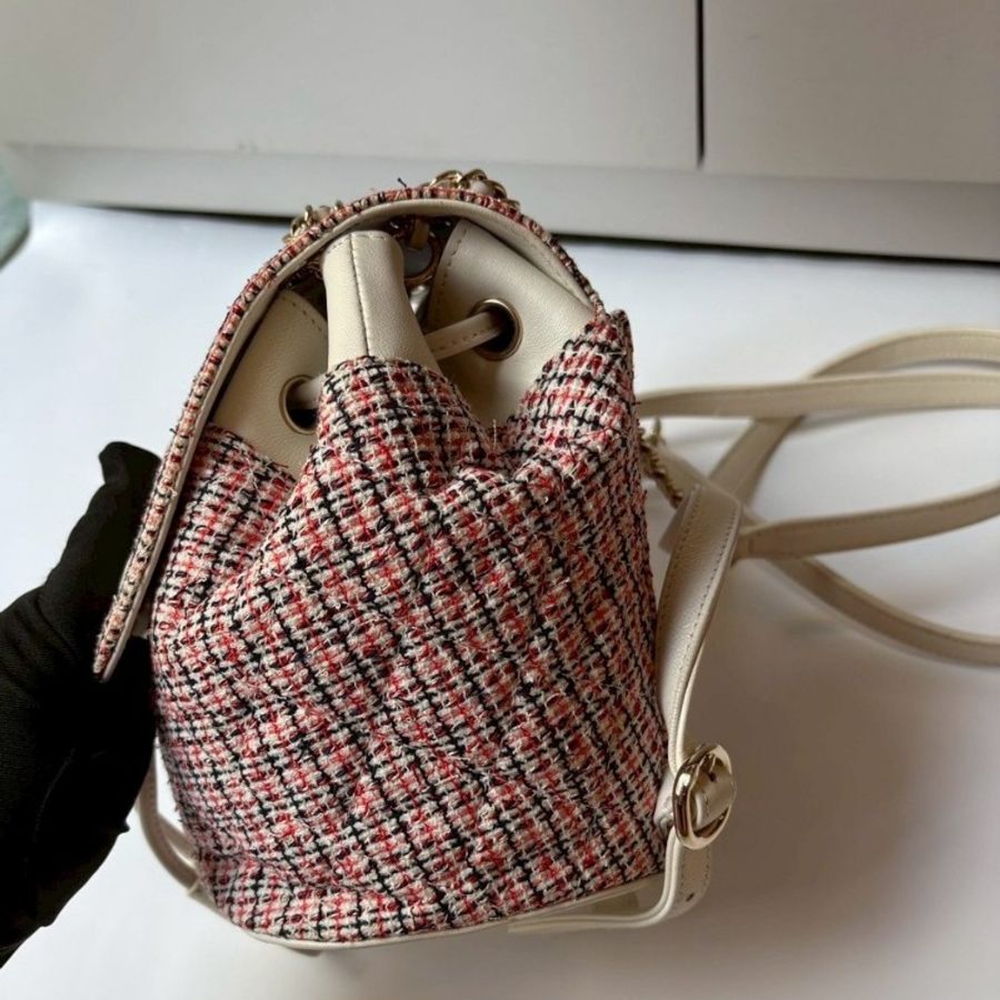 Chanel 淡金鍊白皮革邊粉色毛呢布小號後背包-14