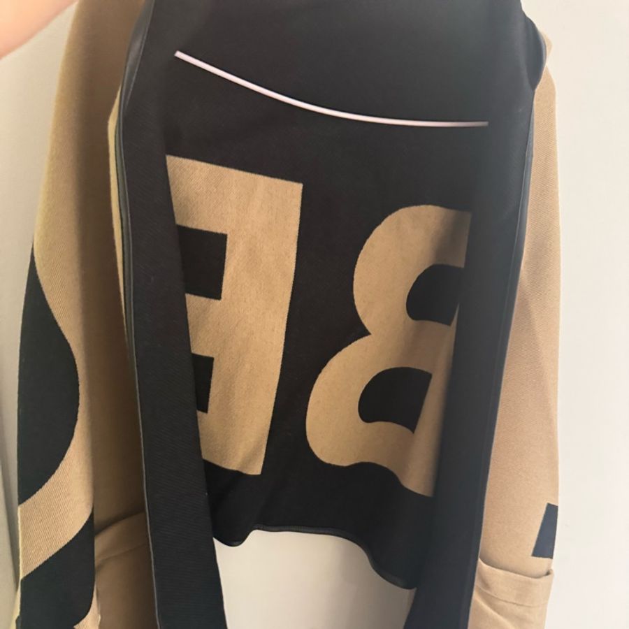 Burberry全新披肩-0