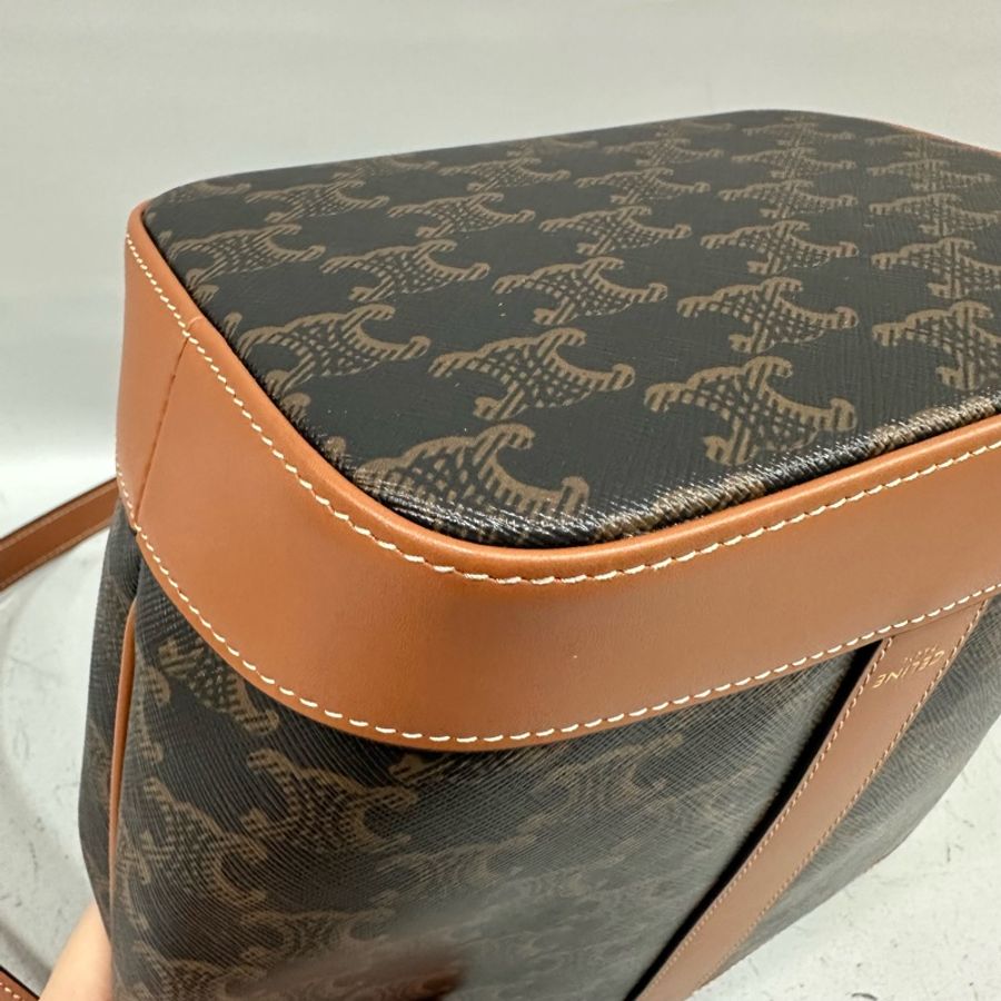 Celine 191442 老花凱旋門金釦水桶包TRIOMPHE BUCKET-5