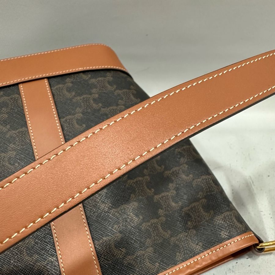Celine 191442 老花凱旋門金釦水桶包TRIOMPHE BUCKET-43