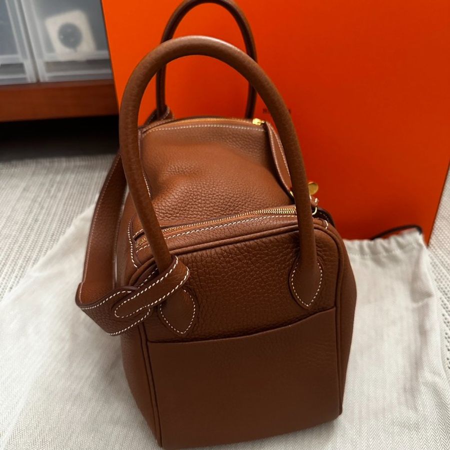 愛馬仕 Hermes Lindy 26 Taurillon Clemence皮 Gold 金棕金扣-9