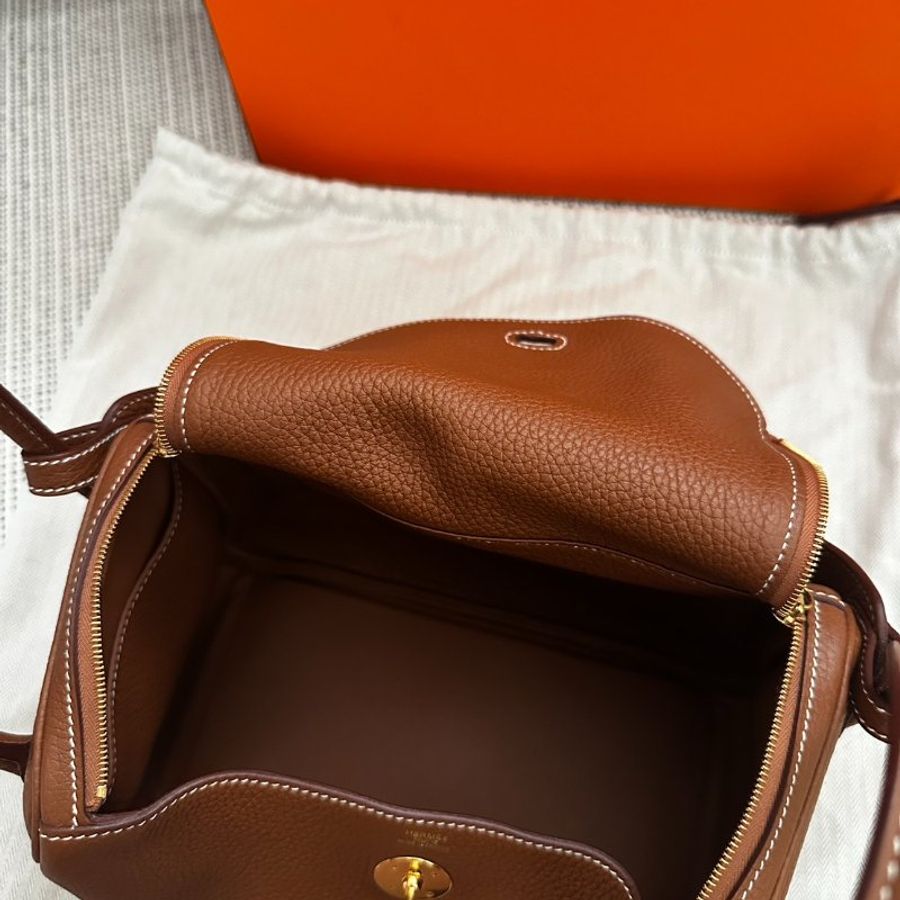 愛馬仕 Hermes Lindy 26 Taurillon Clemence皮 Gold 金棕金扣-14
