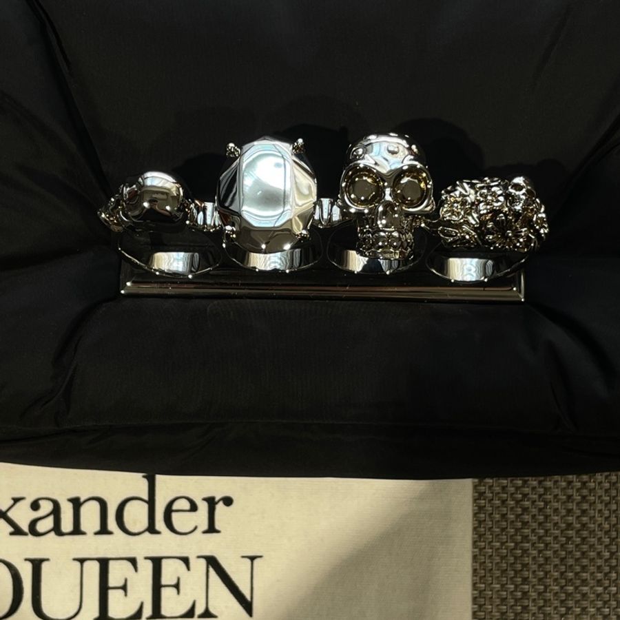 Alexander McQueen 骷顱 鑽石 手拿包 腰包-1