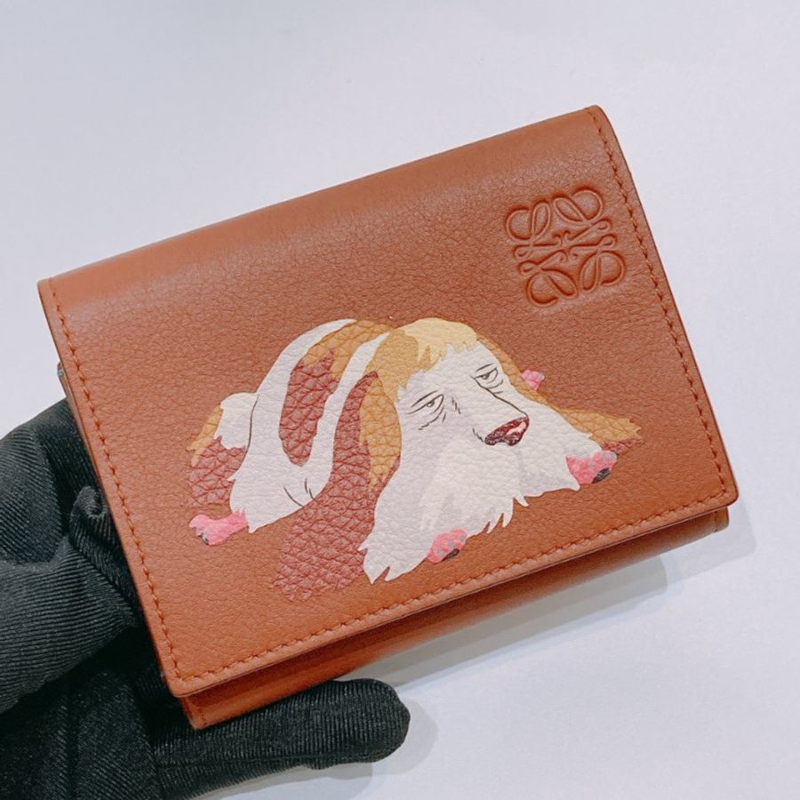 TW4471 Loewe 羅意威&宮崎駿聯名 短款錢包 小狗茵茵圖案Howl's Heen Trifold Wallet-6