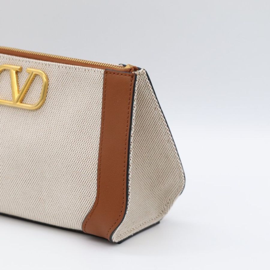 【🌟超🌟級🌟新🌟】VALENTINO 金屬 VLogo 中號 手繪約克夏 米色帆布 拉鍊手拿包-4