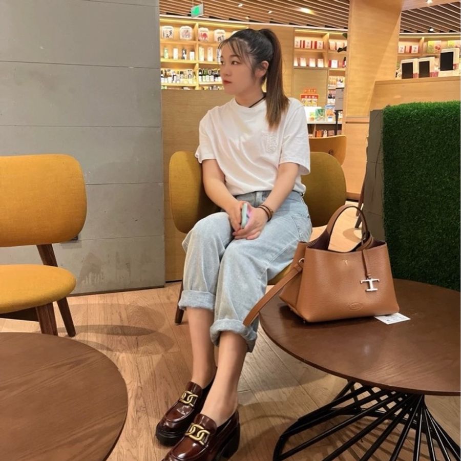 TOD’S 樂福鞋 黑色 36 37.5 ,白色 36 37 37.5 .啡色 36.5-9