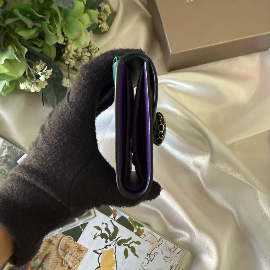 Serpenti Forever 蛇頭小牛皮三折短夾(祖母綠)-2