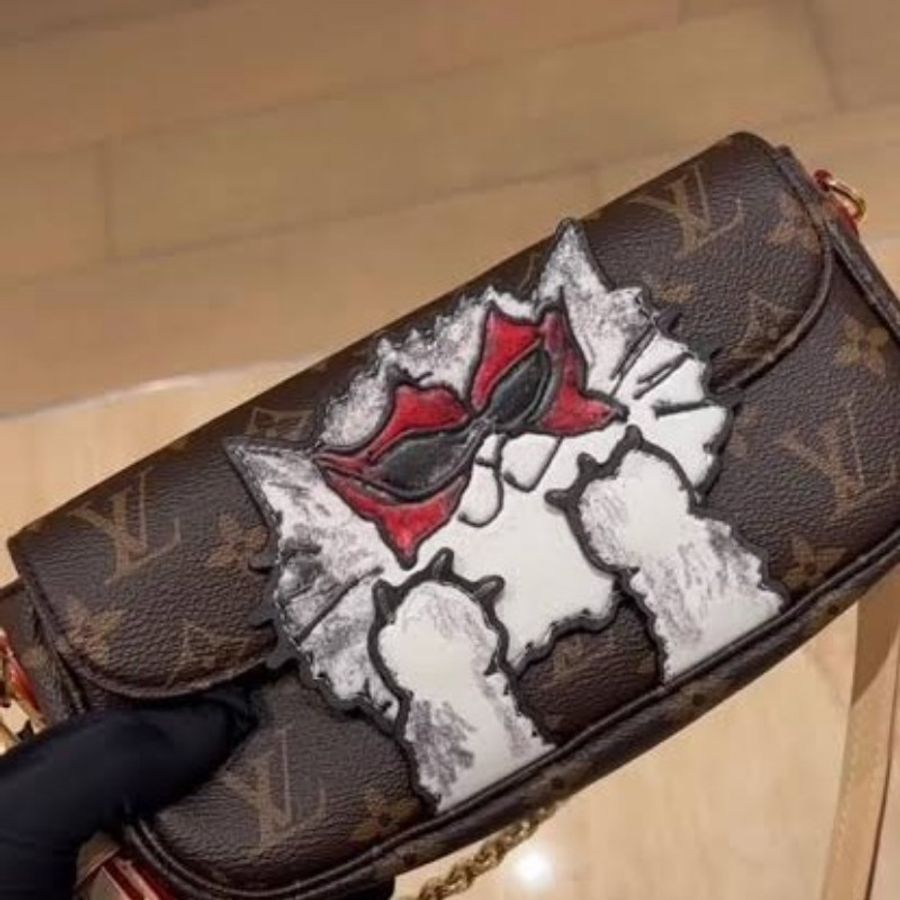 全新 路易威登與 Grace Coddingon 同行系列 Wallet on Chain Ivy M15148-4