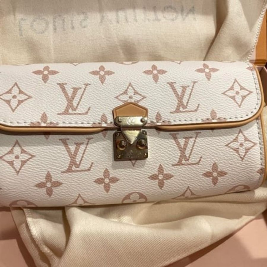 全新 LV Pochette Camille 肩背包 M26583-1