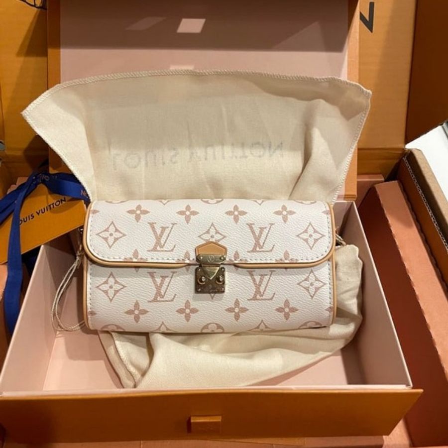 全新 LV Pochette Camille 肩背包 M26583-3