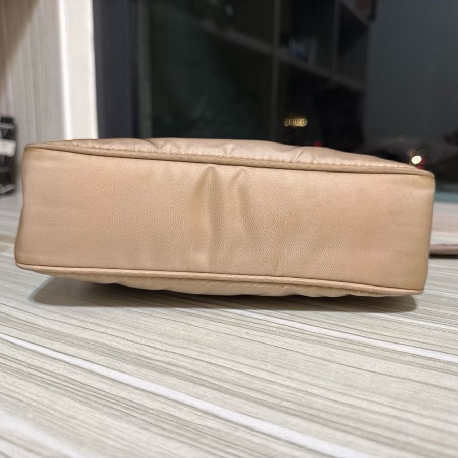 Prada re-edition 2000奶茶色hobo 手提包👜-7