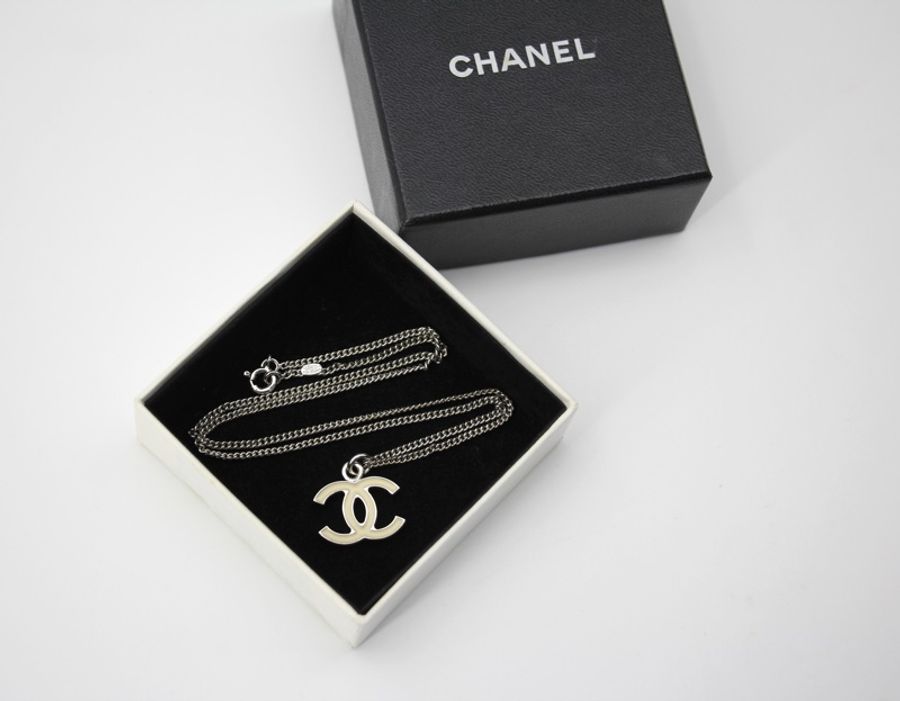 Chanel Vintage 07V 琺瑯經典白色CC淡金項鏈-6