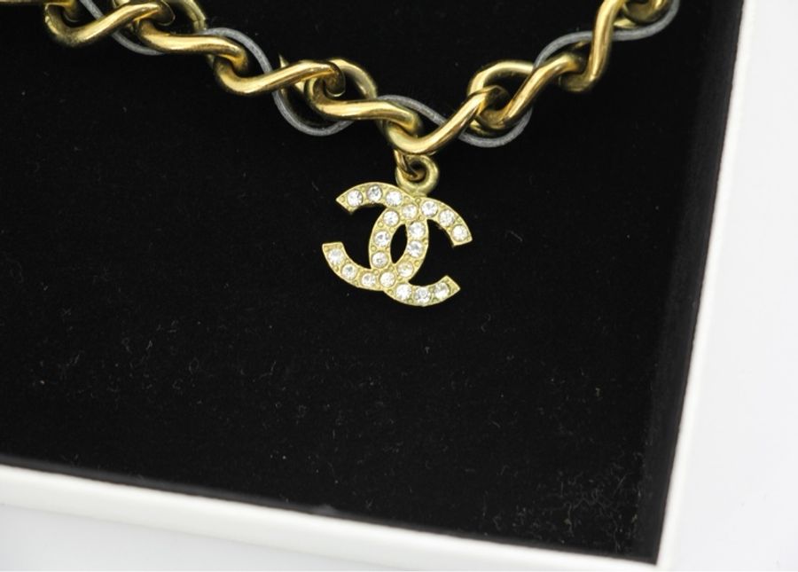 Chanel Vintage 95P 水鑽鍍金黑色光面皮穿鏈Choker-6