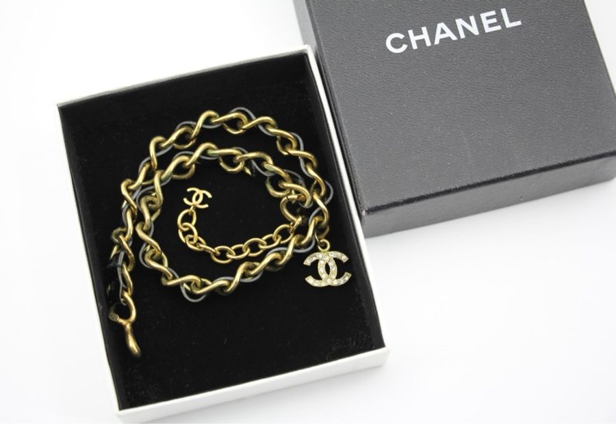 Chanel Vintage 95P 水鑽鍍金黑色光面皮穿鏈Choker-7