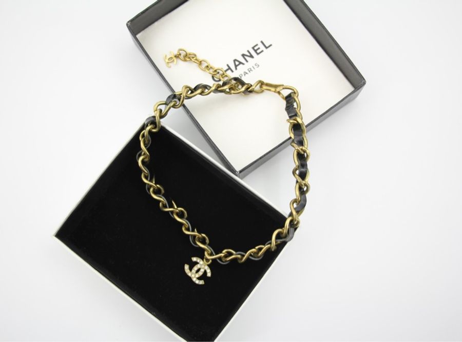 Chanel Vintage 95P 水鑽鍍金黑色光面皮穿鏈Choker-8
