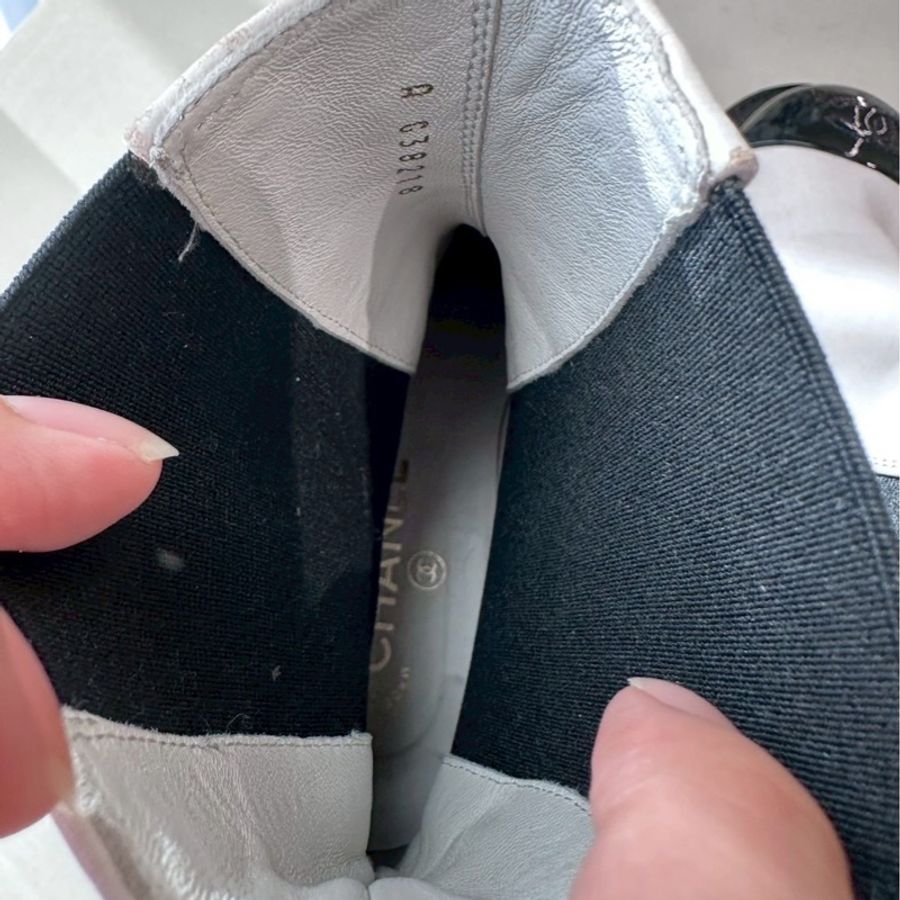 CHANEL 熊貓色皮革短靴 39號-15