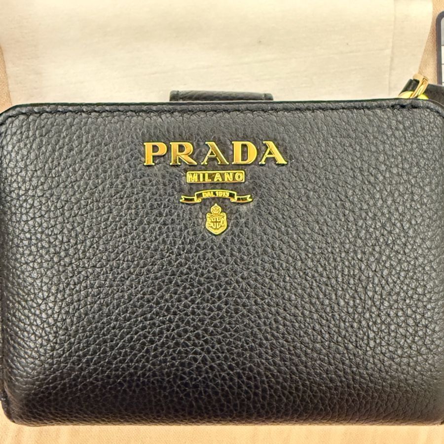 【PRADA 】1ML018 黑色 Vitello Grain 雙開拉鍊短夾|全新|附完整包裝保卡-5