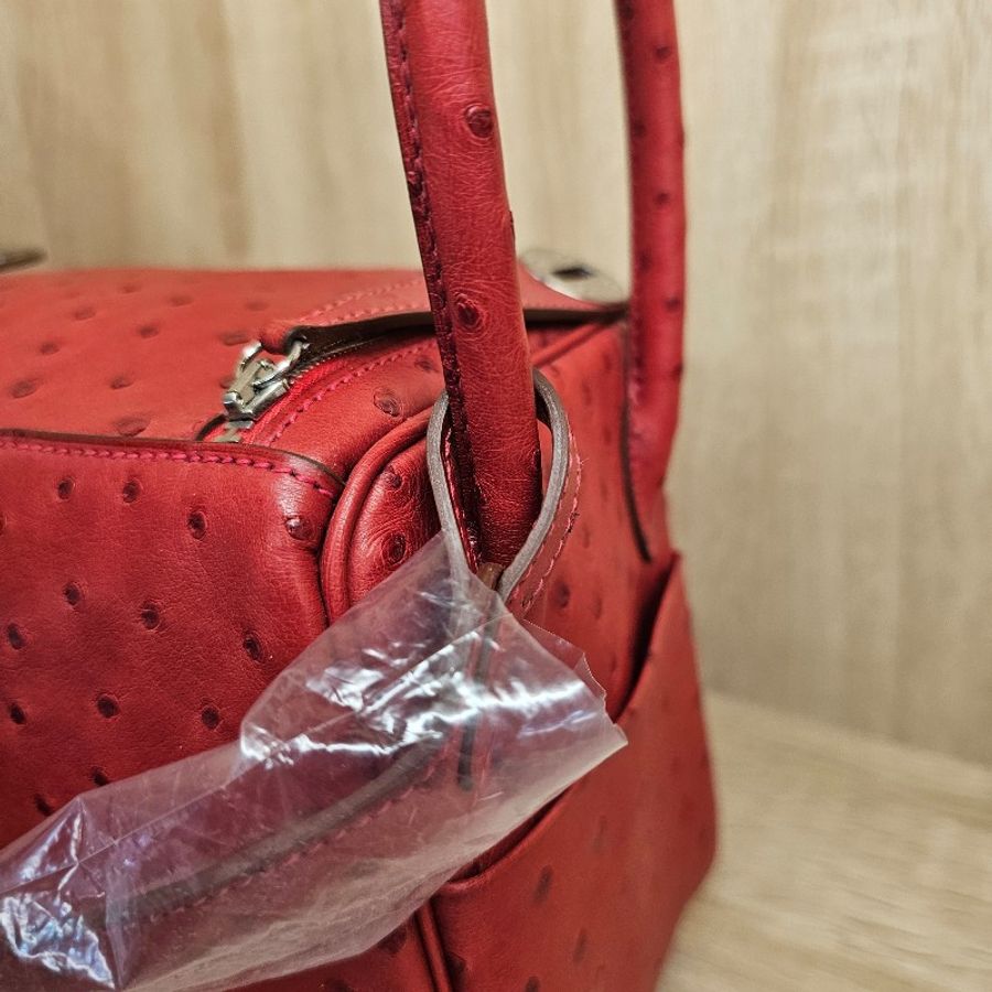 [未使用美品❣️] Hermes 紅色鴕鳥皮銀釦Lindy26-8