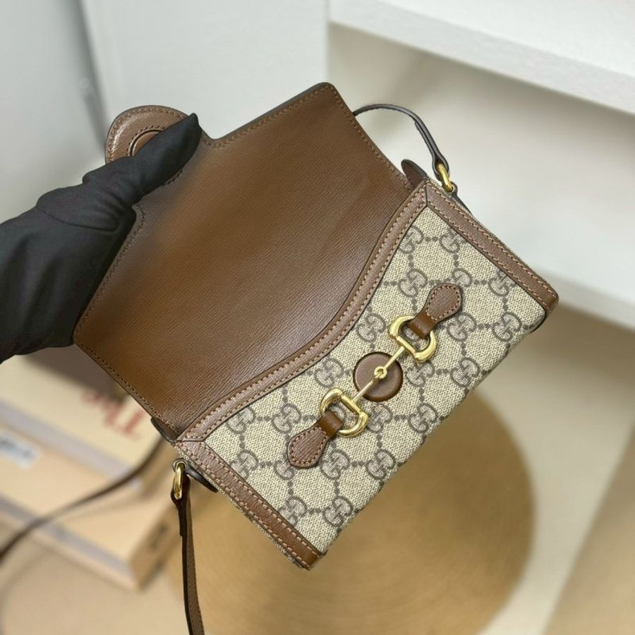 (🤍已售出/可私訊預定)🏷Gucci.1955 Horsebit 馬銜釦橫式手機包-15