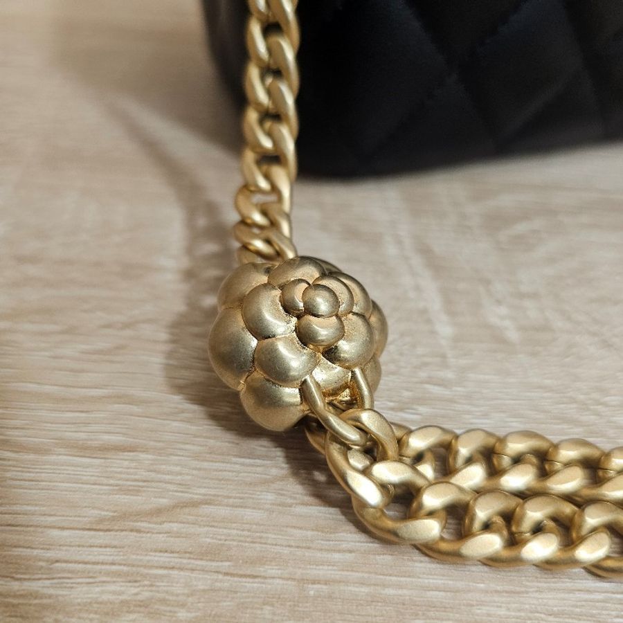 [品況優美品❣️]Chanel 黑羊皮菱格霧金釦山茶花金球化妝箱斜背包-11