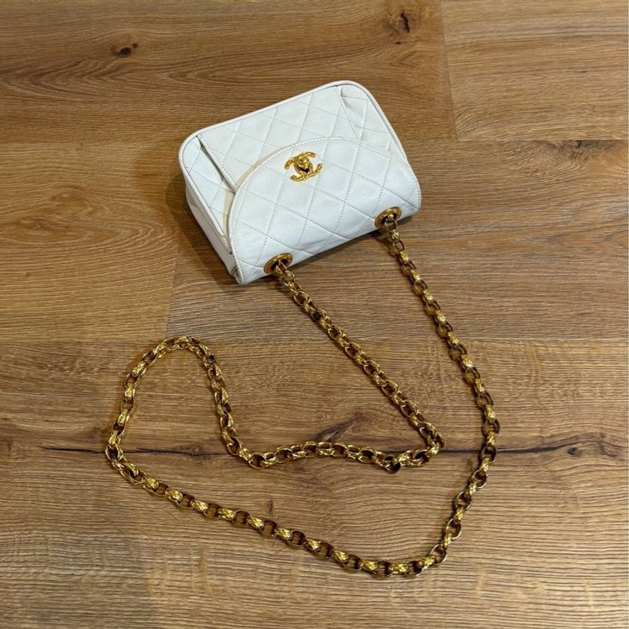 chanel vintage lambskin mini matelasse 白雪公主 雕花釦 雕花鏈 元寶包 斜背包 肩背包 側背包 手提包-3