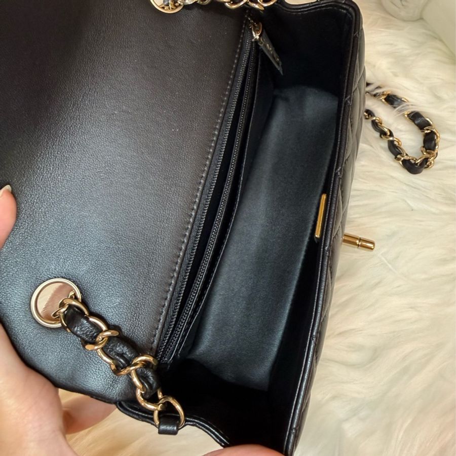 Chanel黑色淡金扣CF20-12