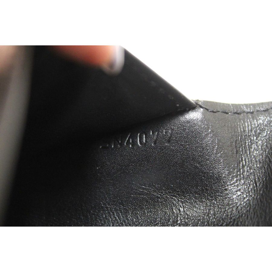 Louis Vuitton Black Leather Chicago Long Wallet-8
