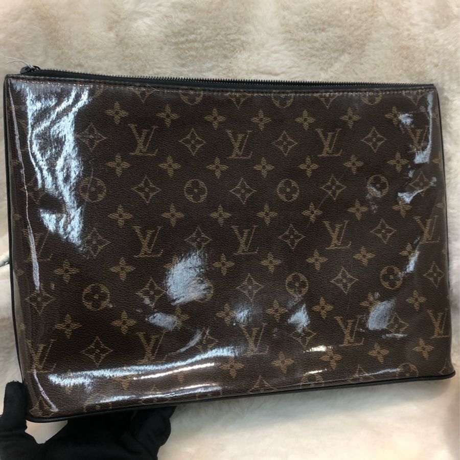 LV PVC亮面 手拿包 XA876-12