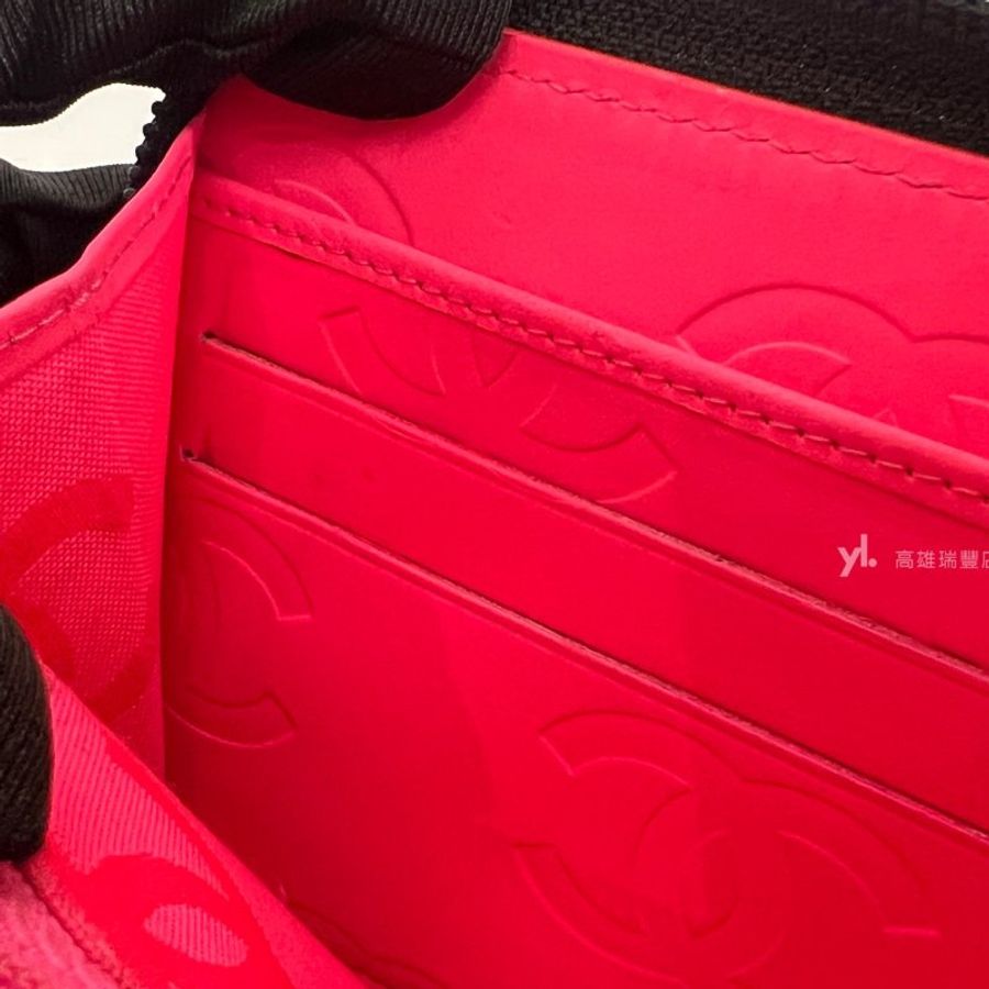 ❣Chanel 黑菱格牛皮康朋銀釦內螢光粉8卡ㄇ拉長夾-10