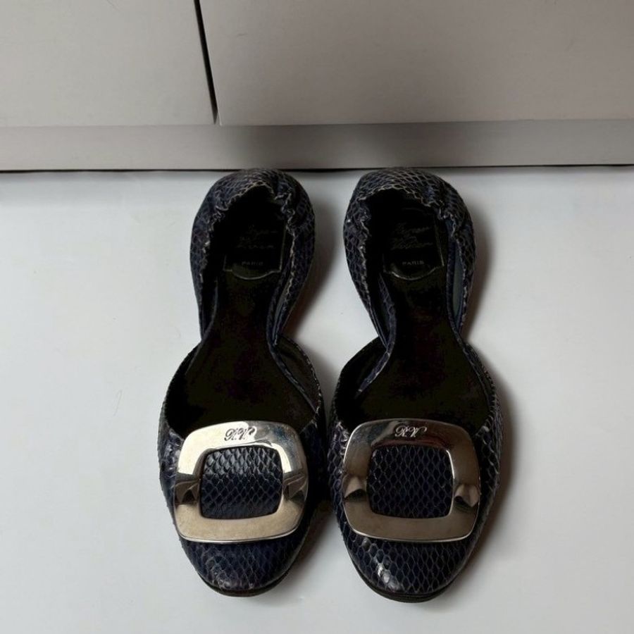 Roger Vivier 銀釦藍色蛇紋平底鞋-0