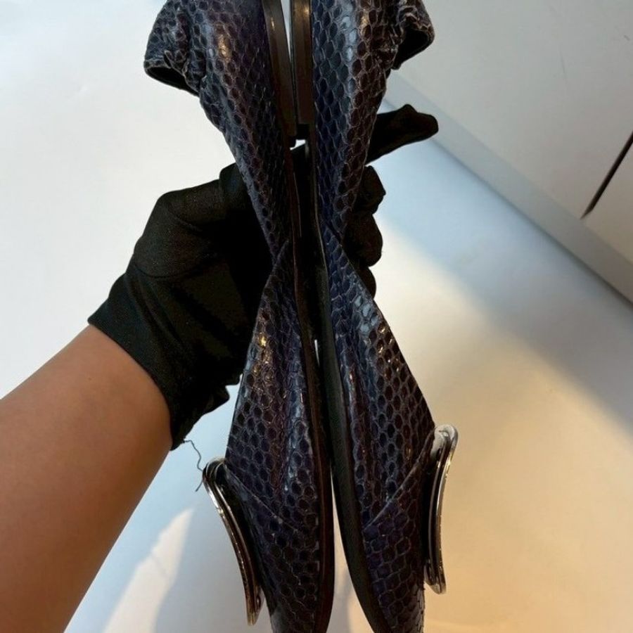 Roger Vivier 銀釦藍色蛇紋平底鞋-6