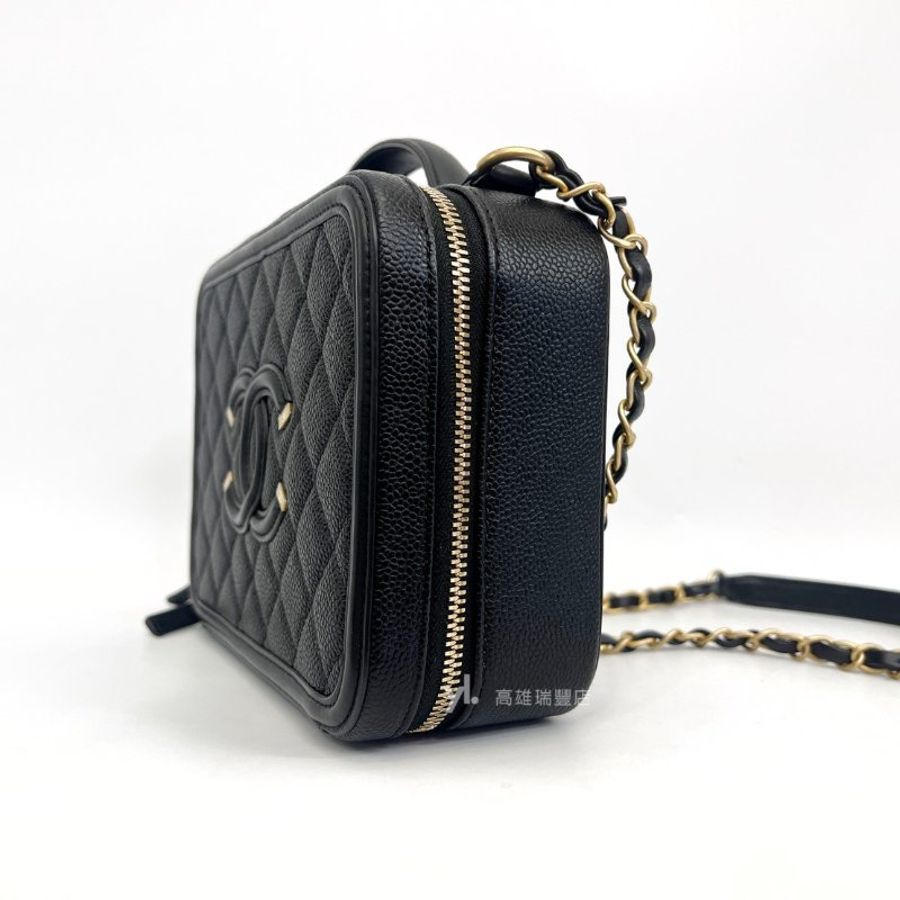❣Chanel 黑荔枝霧金釦Vanity Case浮雕Logo手提斜背化妝箱包-3