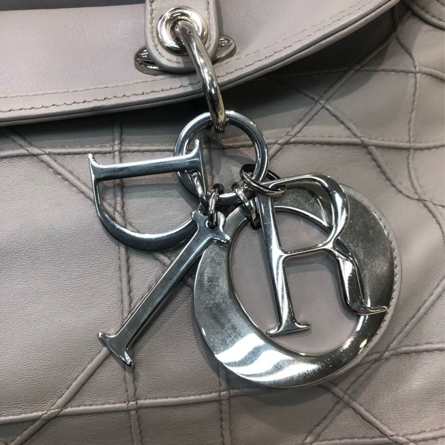 Dior 灰色貝殼型手袋 XB735-15