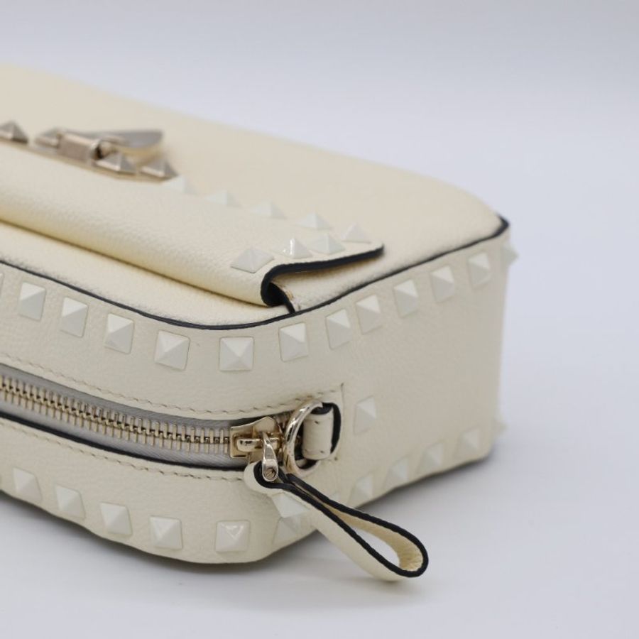 【閒置品♥️】Valentino 奶油白色牛皮 白色鉚釘 相機包 斜背包-7