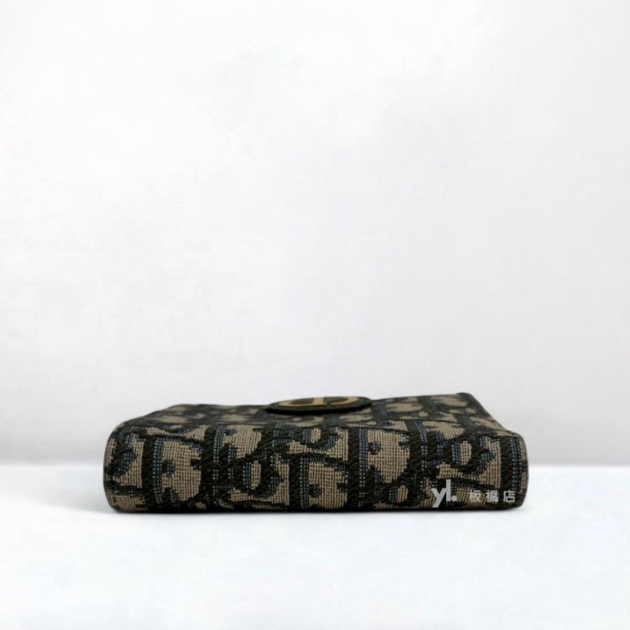 DIOR 30 Montaigne Dahlia藍緹花金釦對開兩折短夾S2197UTZQ_M928-5