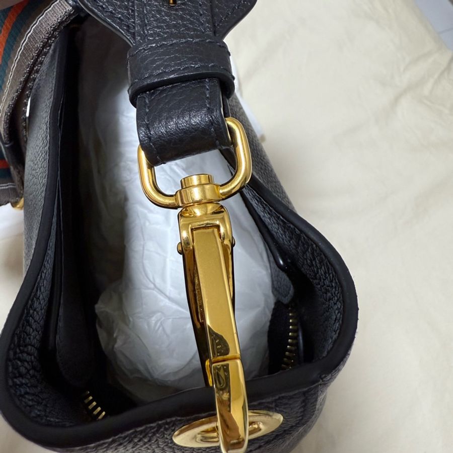 Prada 女款黑色皮革條紋綁帶水桶包 1BE057, 黑色金釦-16