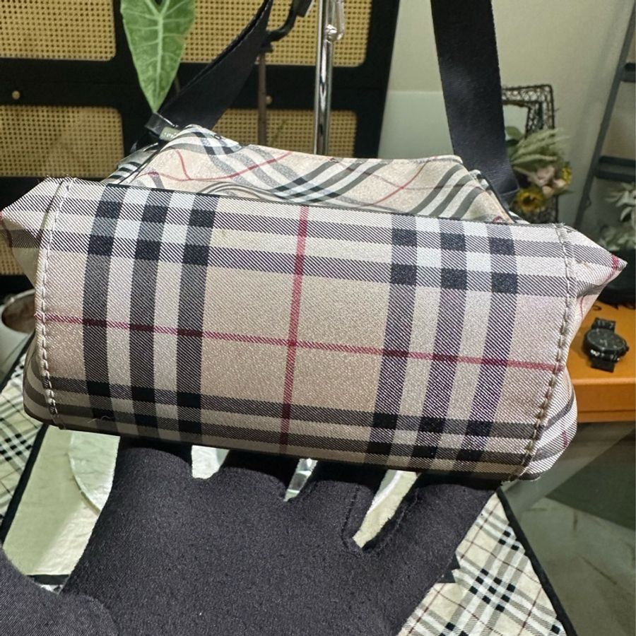 出清 BURBERRY 帆布斜背包-3
